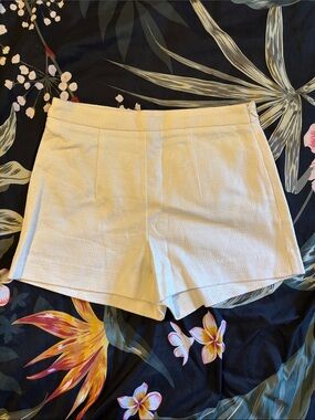 Forever 21 Creamy White High-Waisted Pleated Textured Mini Shorts XS NWT